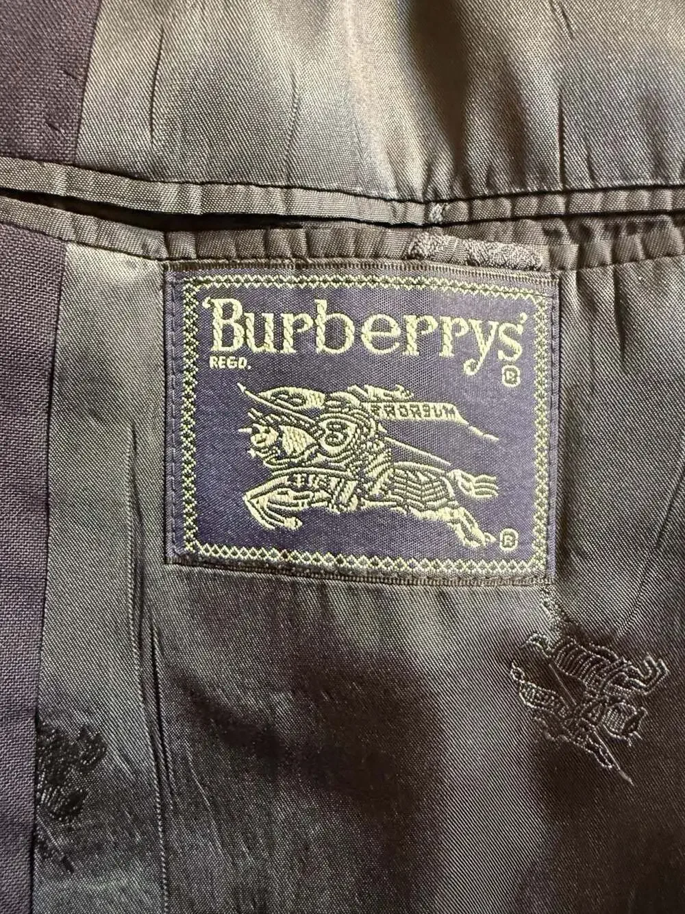 Vintage Burberrys Navy Blue Super 100s Wool Blazer Gold Crest Button 51L USA